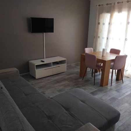 T3 Idealement Situe A Toulon Luaran gambar